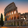 Kolosseum bei Sonnenaufgang in Rom