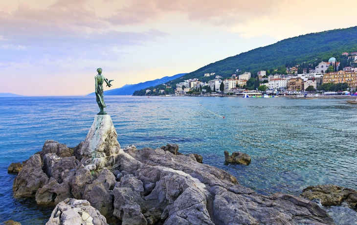 Blick auf die Bucht von Opatija, Kroatien