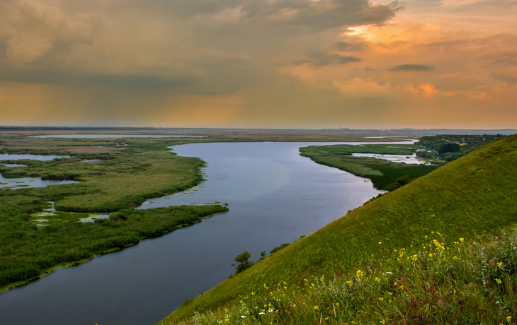 Sonnenuntergang auf der Donau im Donaudelta