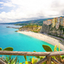 Tropea-Stadt bunte Steingebäude auf Klippe,Kalabrien,Italien