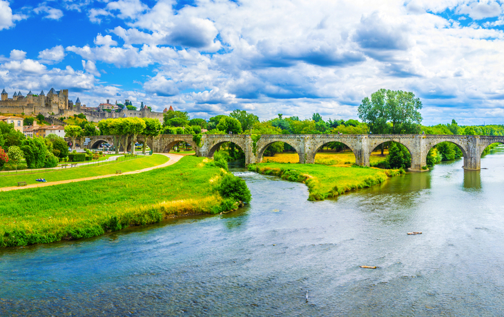 Altstadt von Carcassonne und Pont Vieux in Frankreich