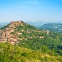 Cordes-sur-Ciel, Frankreich aus östlicher Sicht