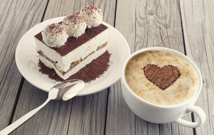 Kaffee und Kuchen als Frühstück. Leckeres Essen Hintergrund