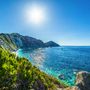 Panoramablick auf den Strand von Sansone auf der Insel Elba