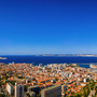 Luftaufnahme der Basilika Notre-Dame-de-la-Garde in Marseille