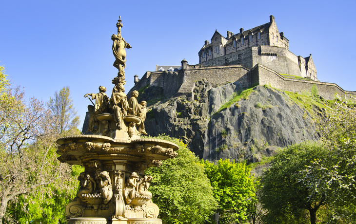 Edinburgh Castle auf dem Castle Rock, Schottland