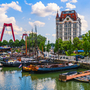 Panoramablick auf die Stadt Rotterdam mit dem alten Hafen