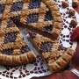 Stück Linzer Torte auf Tortenheber