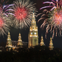 Silvesterfeuerwerk vor dem Wiener Rathaus