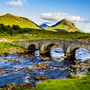 Backsteinbrücke auf der Isle of Skye