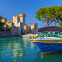 Motorboot im Hafen von Sirmione 