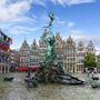 Brabo-Brunnen auf dem Marktplatz im Zentrum von Antwerpen, Belgien