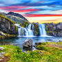 Wasserfall Kirkjufellsfoss und Berg Kirkjufell auf der Halbinsel Snæfellsnes