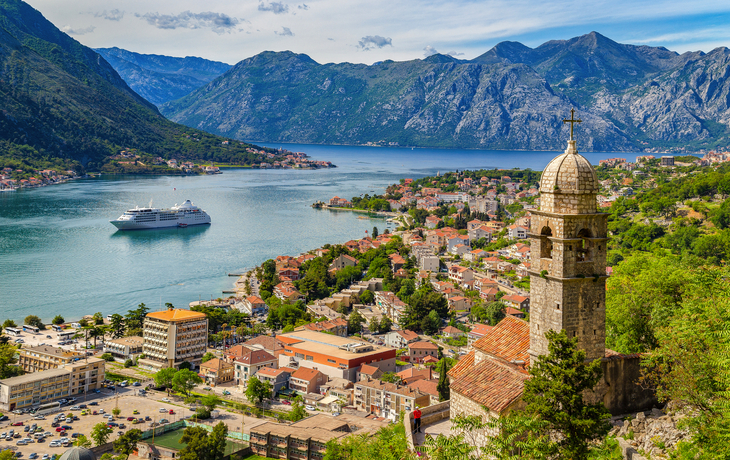 Kotor in der Bucht von Kotor, MOntenegro