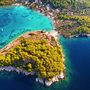 Luftaufnahme der Bucht von Gradina auf der Insel Korcula