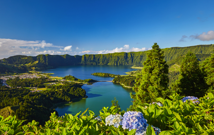 Panoramablick auf Lagoa Lago Fogo auf São Miguel