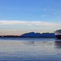 Das Hurtigruten-Schiff MS Polarlys nähert sich Brønnøysund