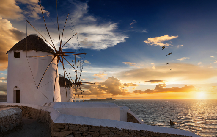 Windmühlen von Mykonos bei Sonnenuntergang