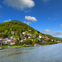 Panoramablick auf Heidelberg und den Neckar von der Karl-Theodor-Brücke